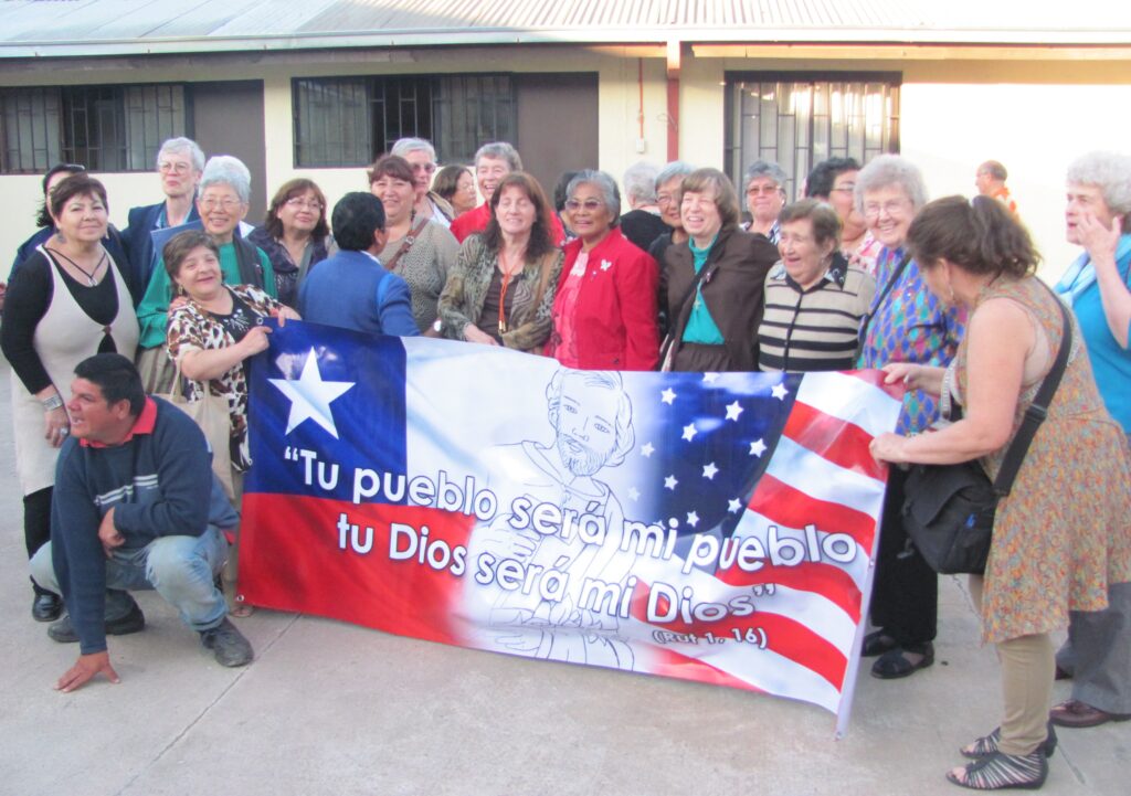 group of familia de san jose and sisters