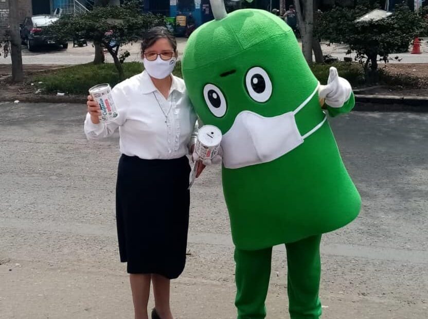 Sister Yolanda raises money with the mascot for the Respira y Vive campaign