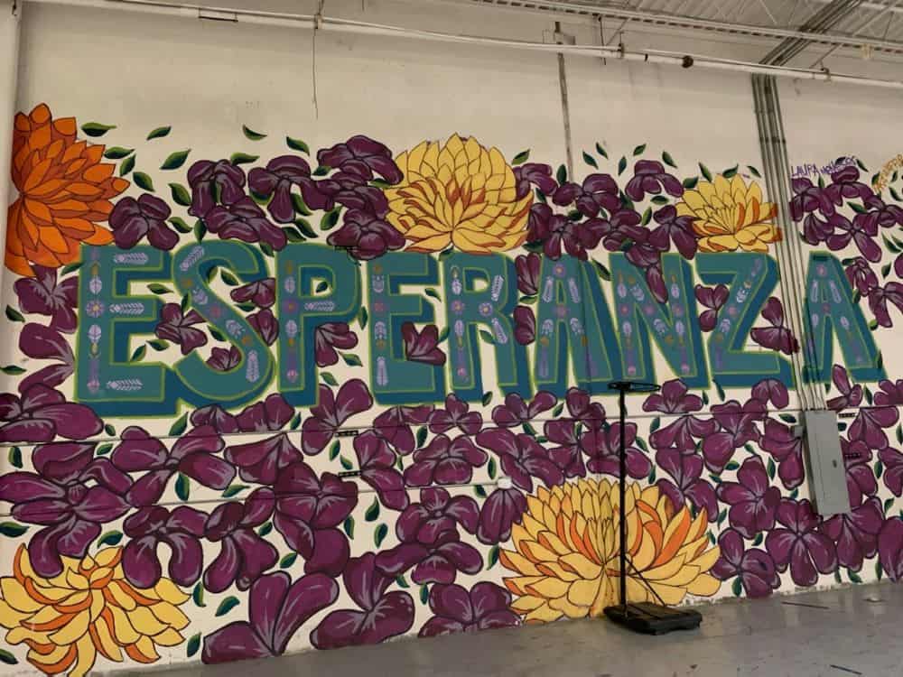 A mural in El Paso, Texas reads "Esperanza"