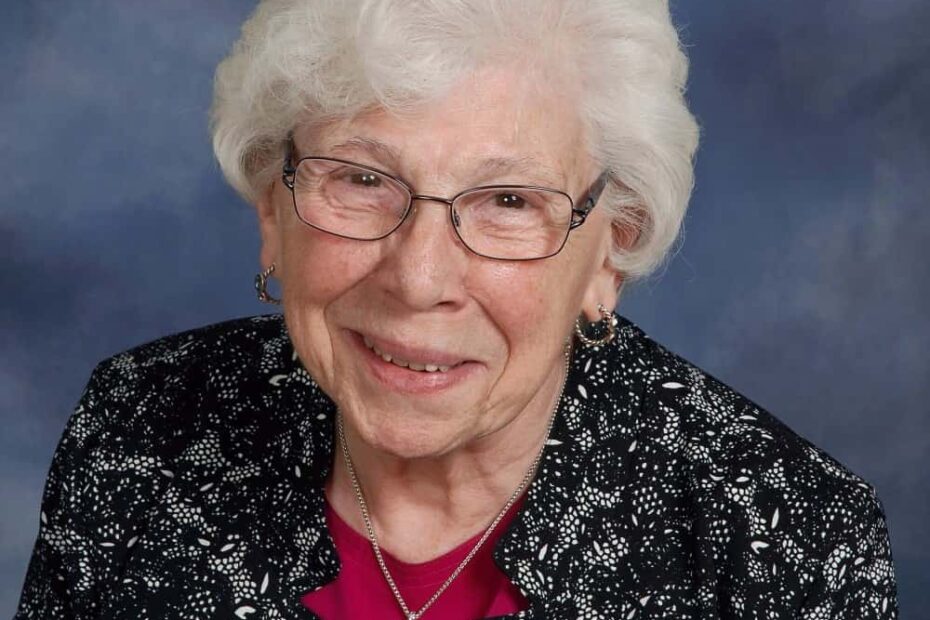 Headshot of Sister Maureen Rainone, CSJ