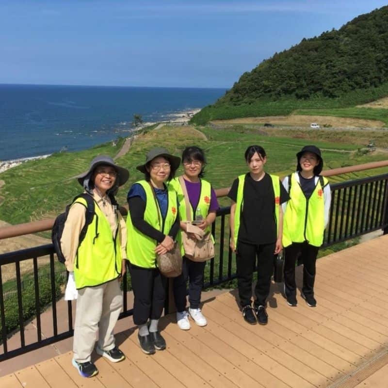 Noto Peninsula earthquake volunteers stand together for a group photo